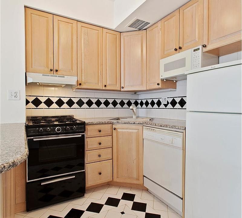 2nd image of 47 E 74th St APT 5F