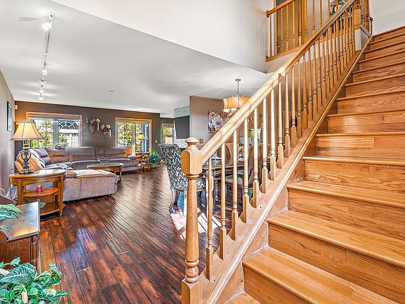 4th image of 11404 Foxwoods Ct