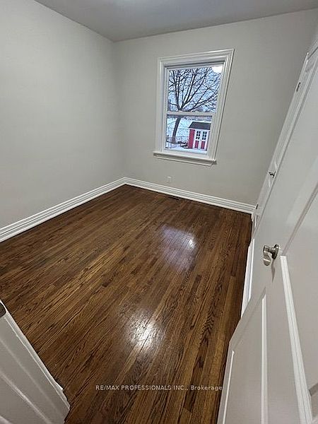 Toronto House for rent - 4 Bedrooms — photo 15