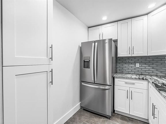 3rd image of 1850 Palm Trl APT 103