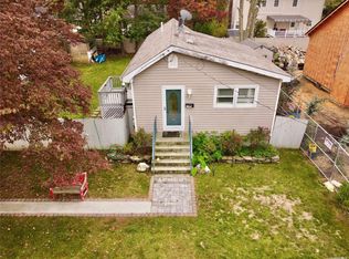 2480 Poppy St, East Meadow, NY 11554