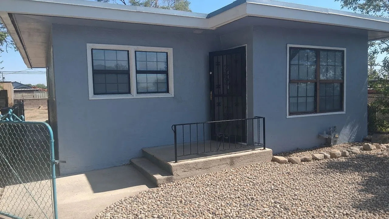 2 bed, 816 sqft, $1,295 — Photo 1