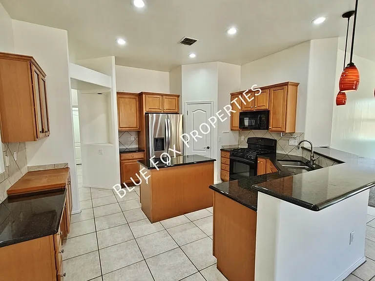 7063 W Autumn Dew Ct — Photo 8