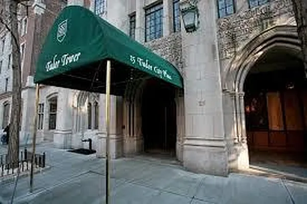 Rented by R New York | media 8