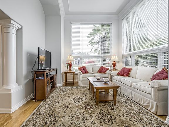 4th image of 1575 Spyglass Cres