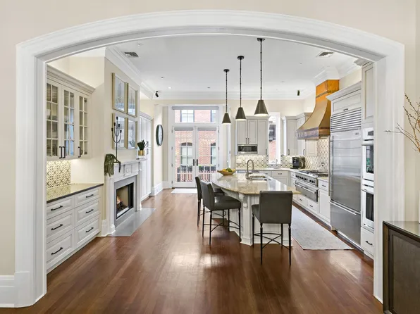 630 Hudson Street image 10 of 50