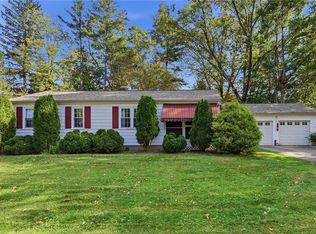 15 Woodland Rd, Scituate, RI 02857
