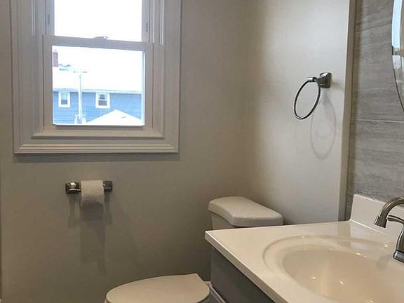 5th image of 79 Bergen St Floor 2