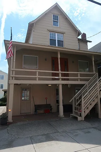 208 E Maple Ave #2 Photo 1