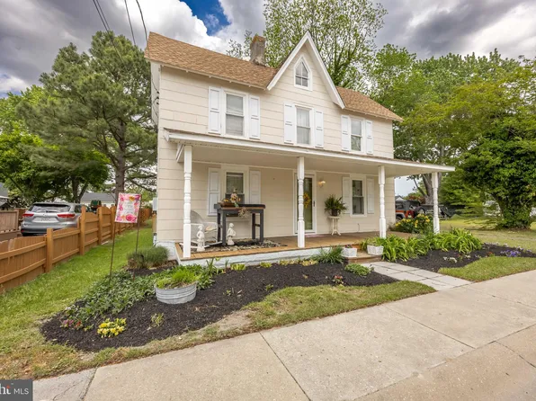 105 E Lillian St, Hebron, MD 21830