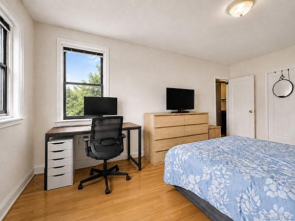 4th image of 65-65 Wetherole Street #5R