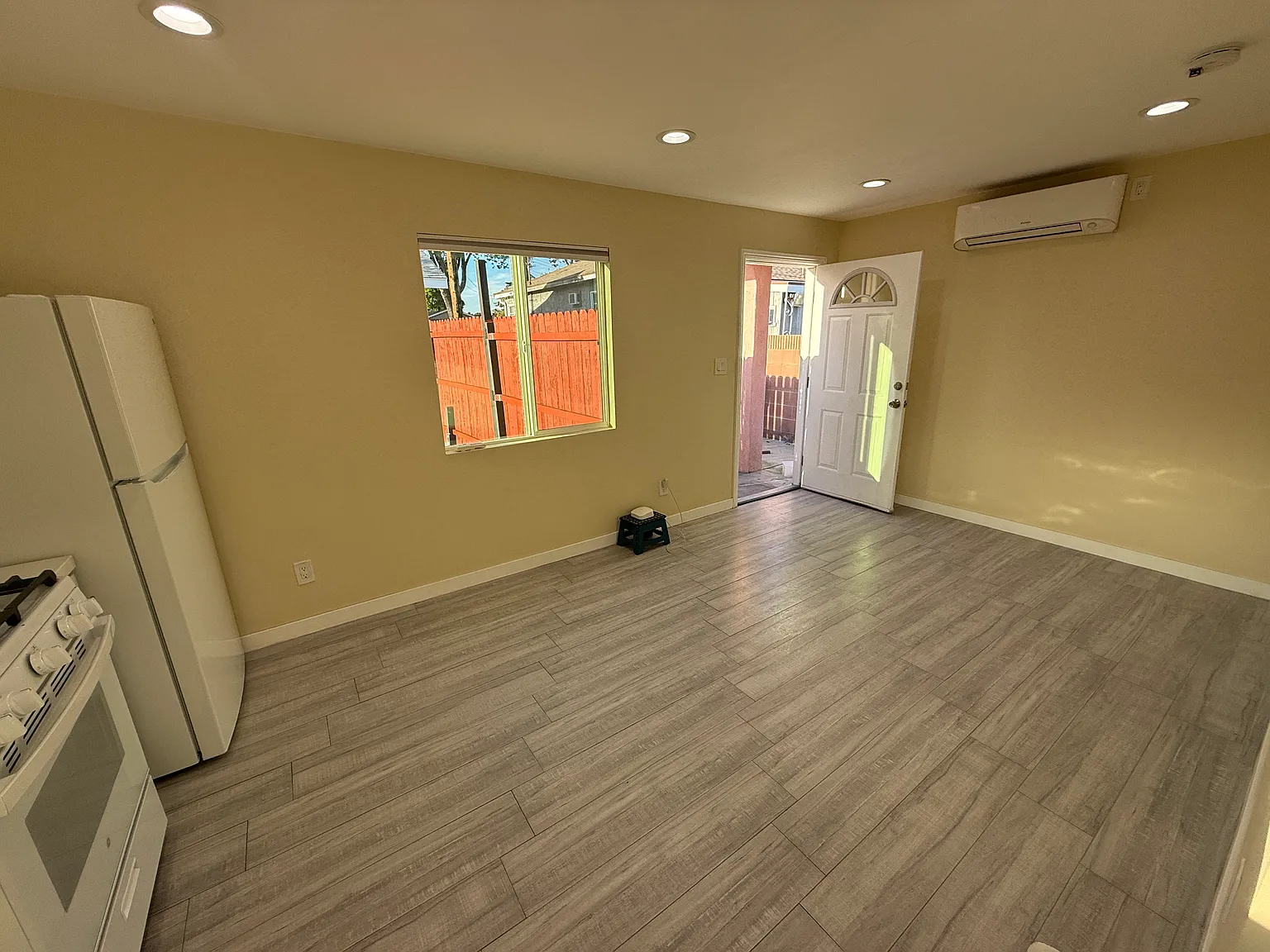 1 bed, 450 sqft, $2,200 — Photo 4