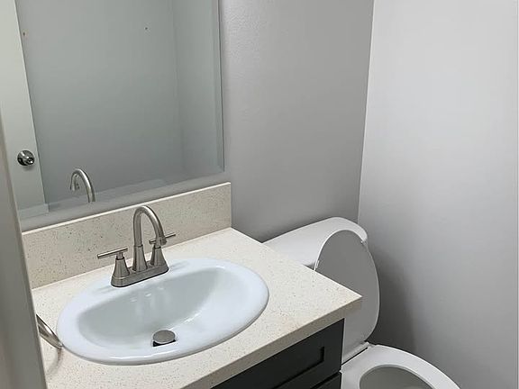 2nd image of 1133 Linden Ave #5