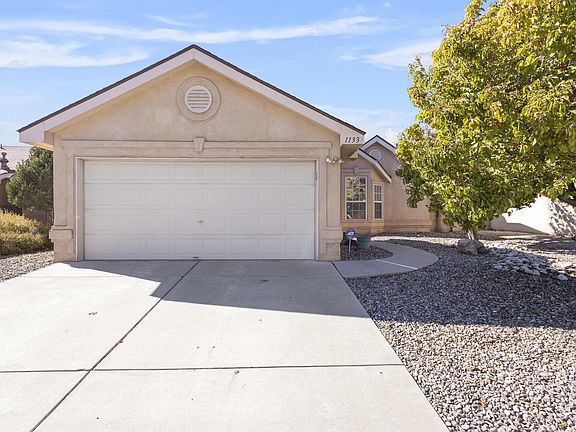 2nd image of 1133 Avenida Las Vistas NW