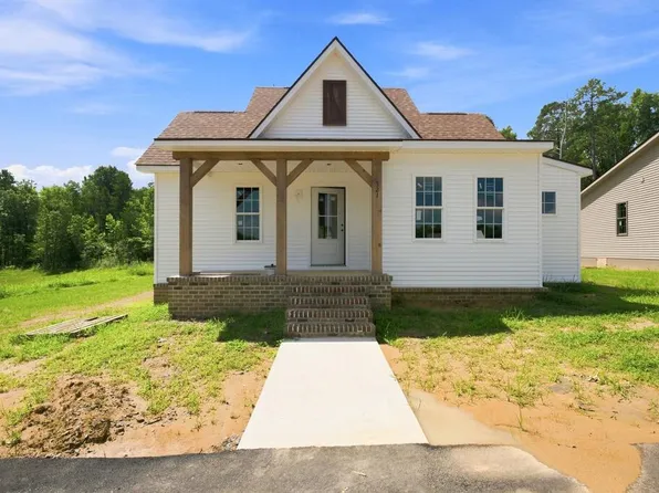 321 Zion Dr, Farmville, VA 23901