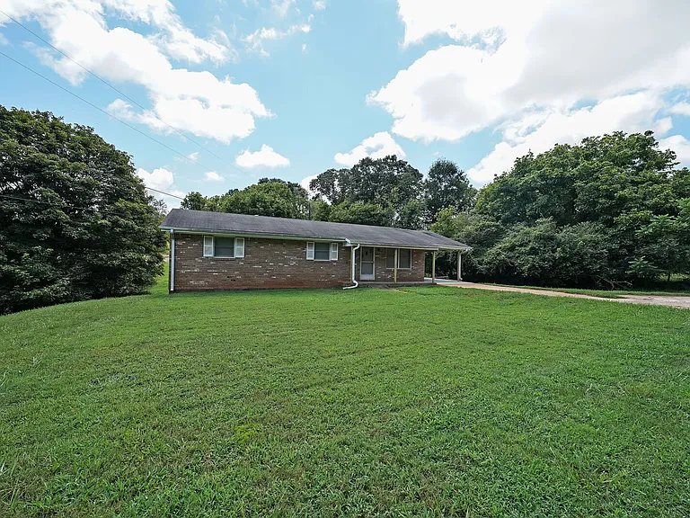 251 Hog Farm Cir — Photo 2