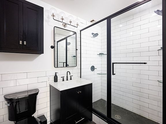 5th image of 541 Washington Ave Unit 301