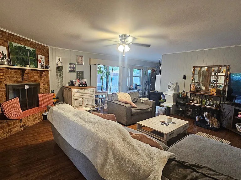 425 Mimosa Dr — Photo 8