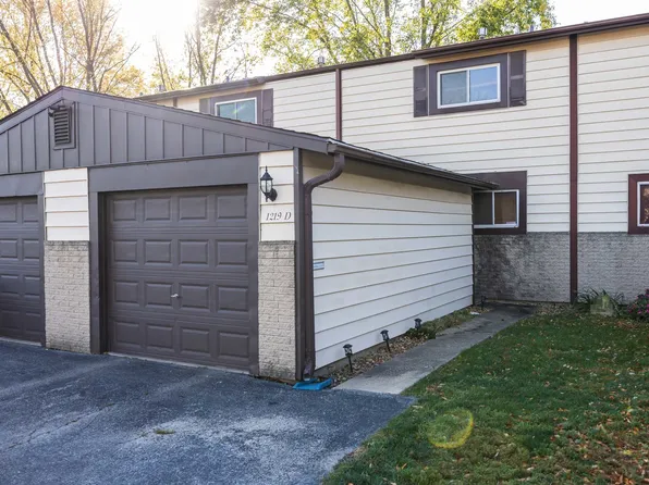 1219 Cedarwood Dr Unit D, Crest Hill, IL 60403