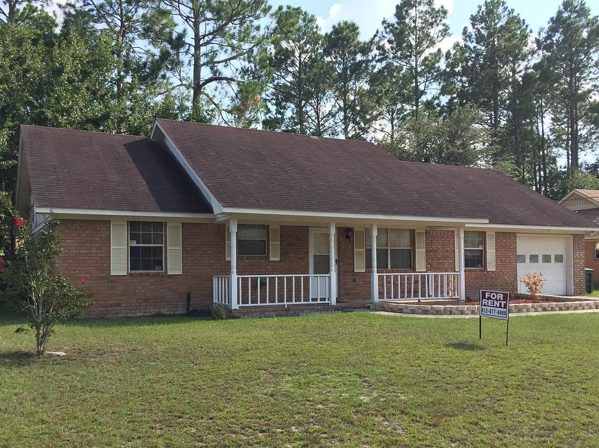 3 bed, 1700 sqft, $1,850 — Photo 1