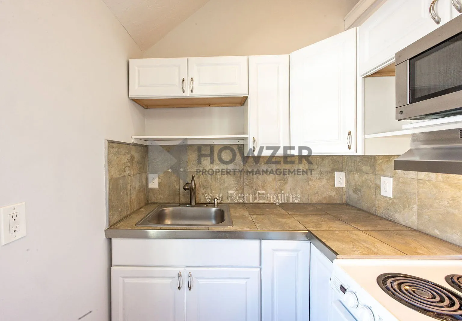 Studio, 1.0 bath, 400 sqft, $1,900 — Photo 4
