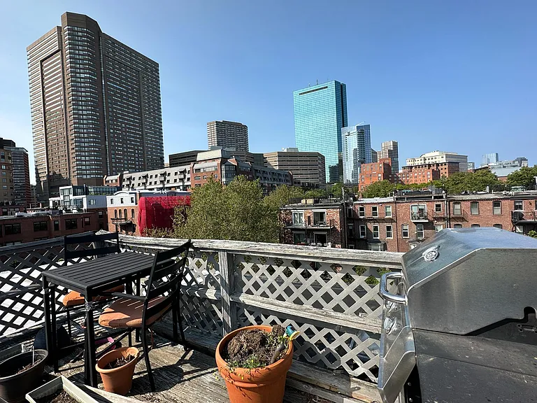 33 Holyoke St — Photo 20