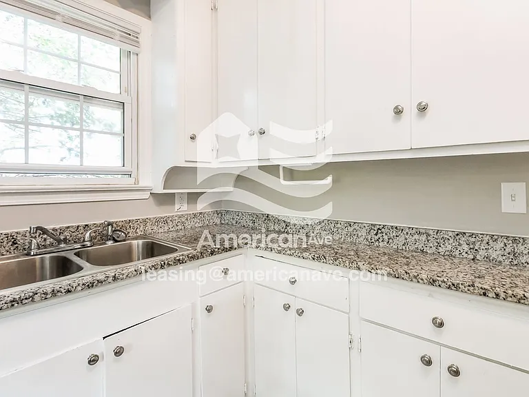 556792_005_wm_-_kitchen_12920675.jpg