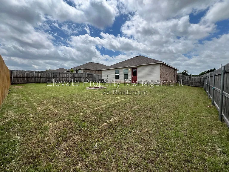 1357 Dustin Dr — Photo 21