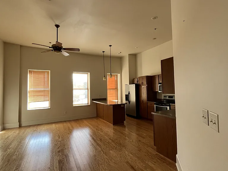 125 S Central St #201 — Photo 8