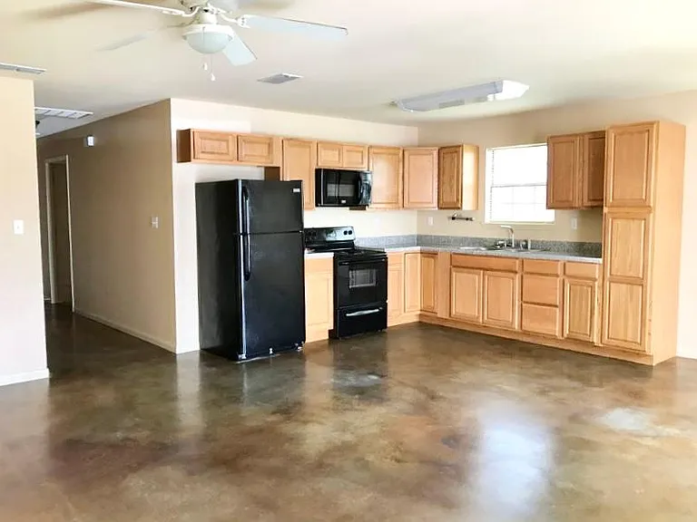 714 Rosewood Dr #B — Photo 6