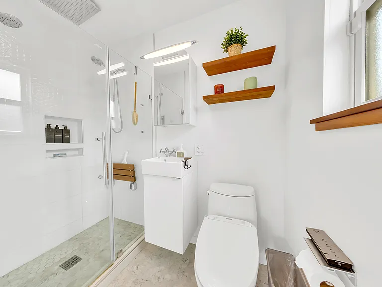 6806 S Land Park Dr — Photo 17