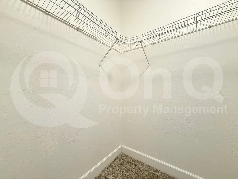572 N Bell Dr — Photo 30