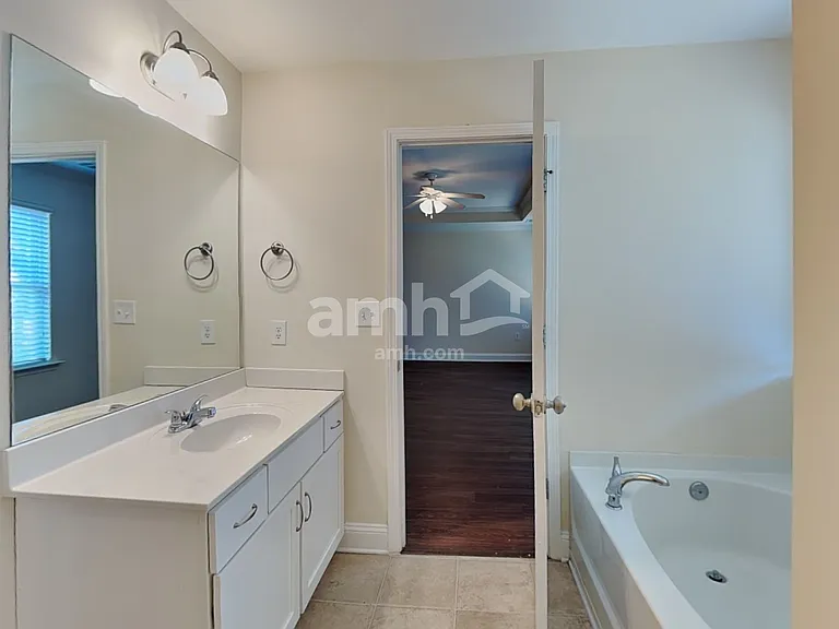 110 Dynasty Ln — Photo 12
