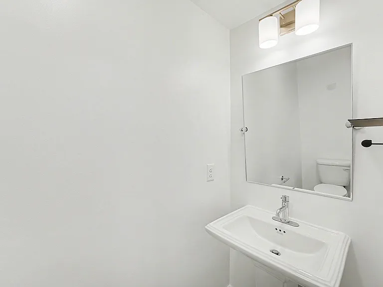 615 Daniels St #111 — Photo 13