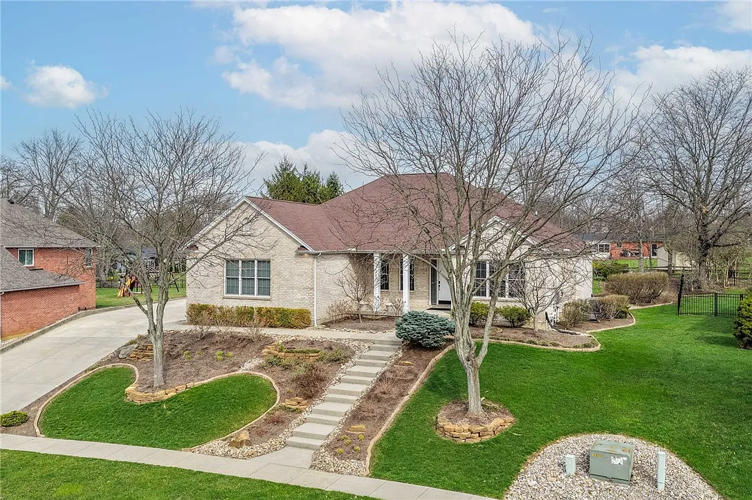 9034 Amy Marie Dr photo 1