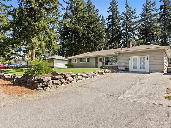 2nd image of 4032 138th Avenue SE
