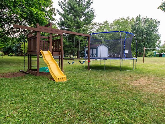 5th image of 110 Curtis Dr