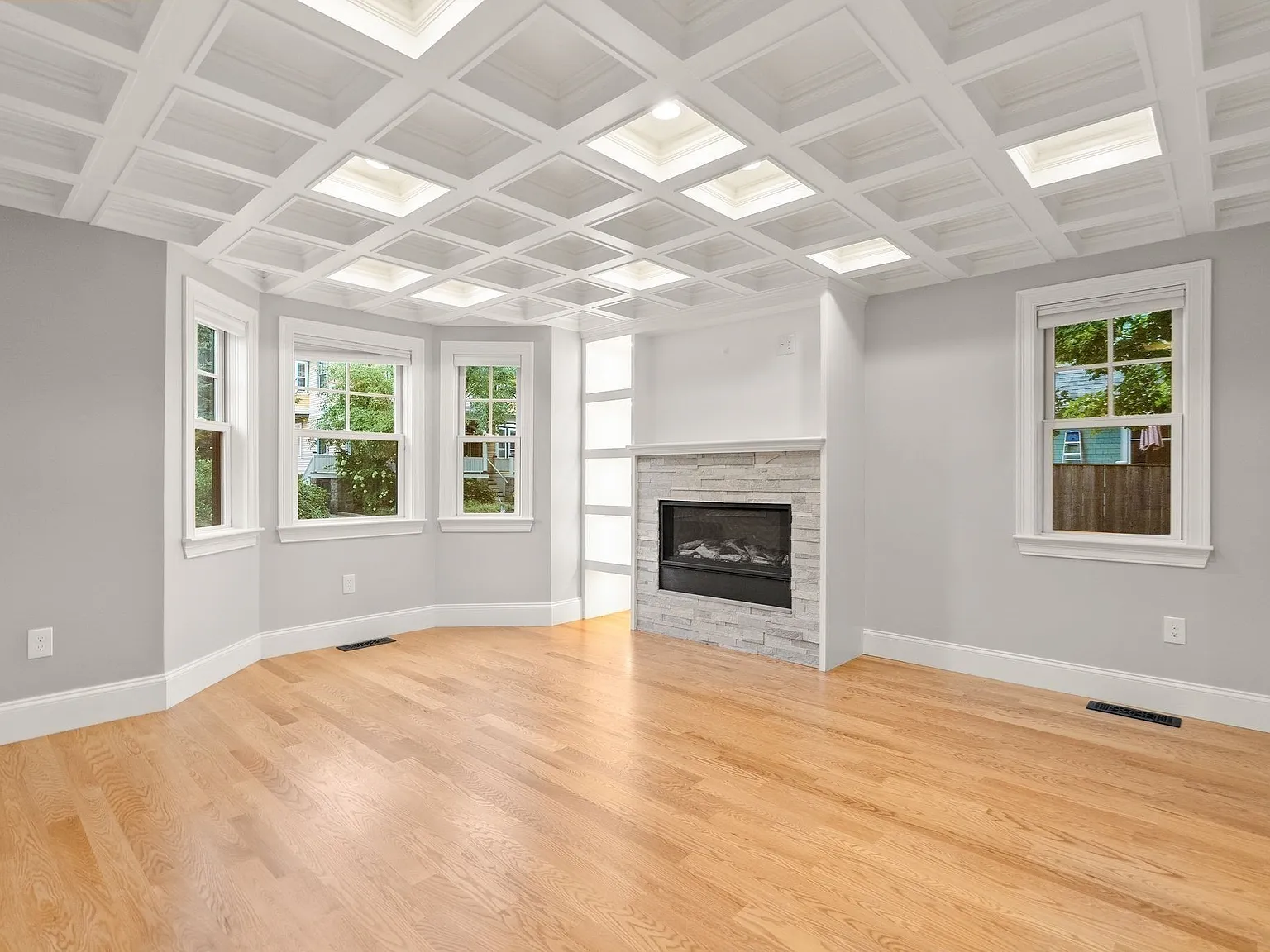 5 bed, 4.5 bath, 3846 sqft, $9,500 — Photo 3