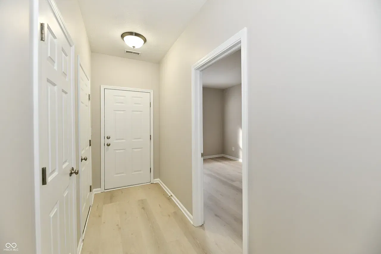 2 bed, 1250 sqft, $1,800 — Photo 3