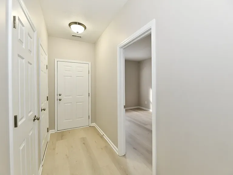 10416 Platinum Dr — Photo 3