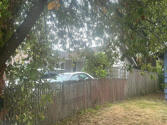 2nd image of 2014 S 18th St