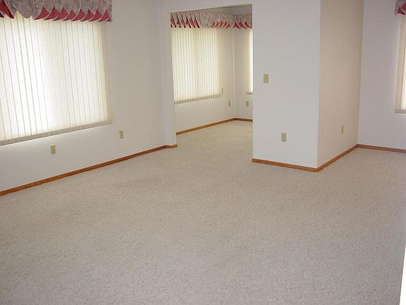 3rd image of 2049B 26th Ave S