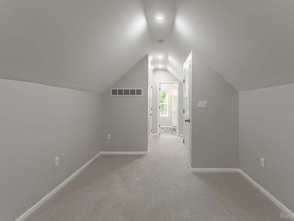 29093 List St, photo 18