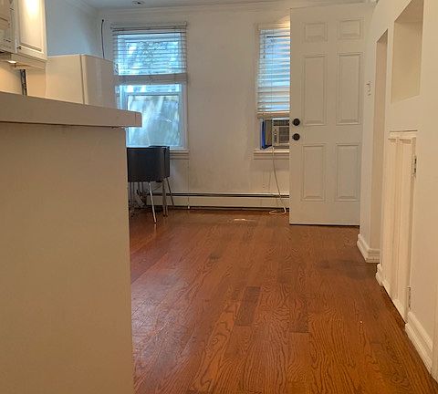 3rd image of 187 Meserole St APT 1