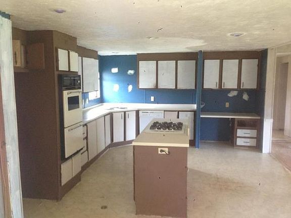 3rd image of 8145 SE 57th Dr