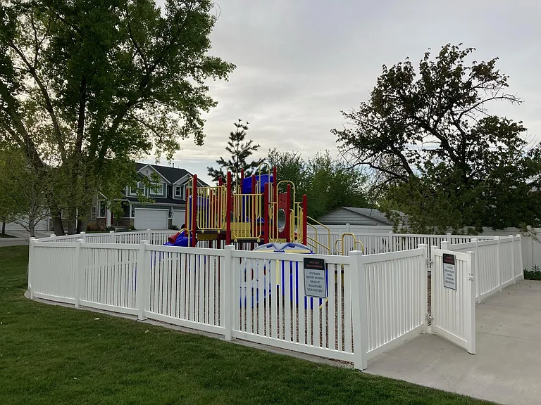 446 E Windy Garden Ln — Photo 17