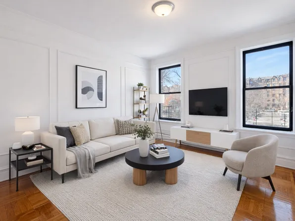 540 Ft Washington Avenue image 1 of 11