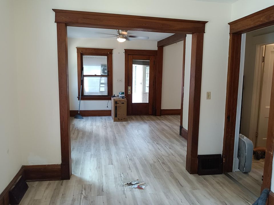 2nd image of 1026 Park Ave