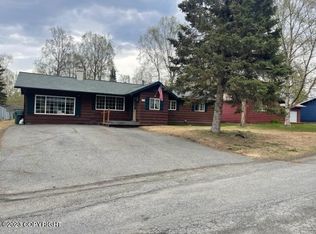 7033 Crawford St, Anchorage, AK 99502
