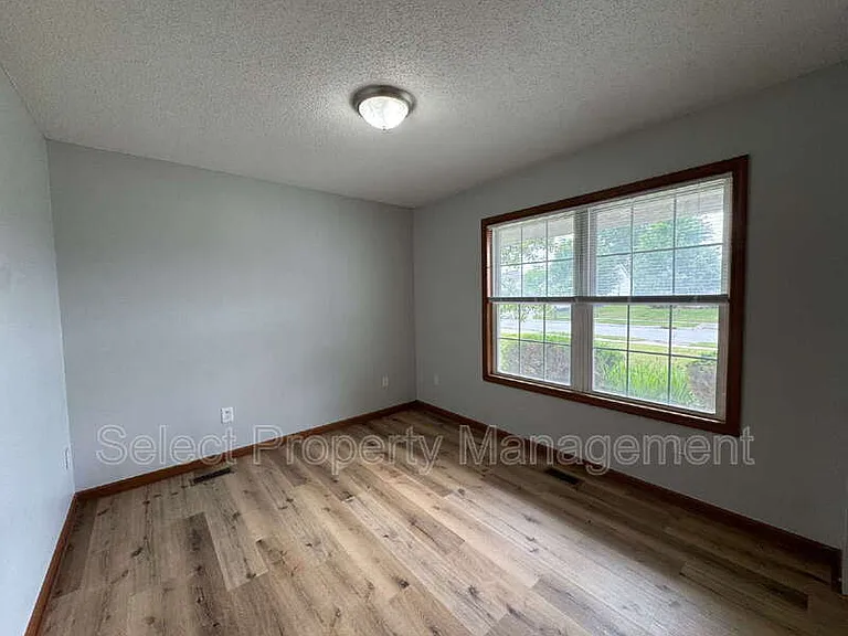 829 Willen Ln — Photo 7